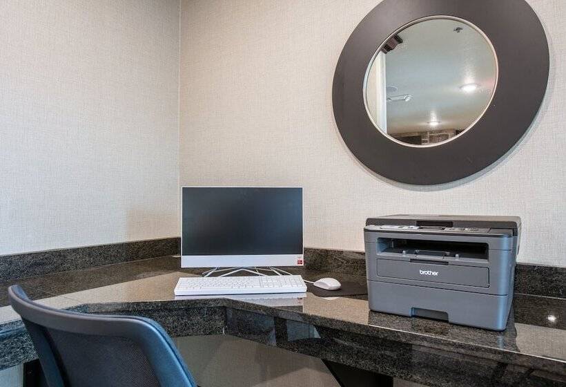 فندق Cobblestone Inn & Suites  Pine Bluffs