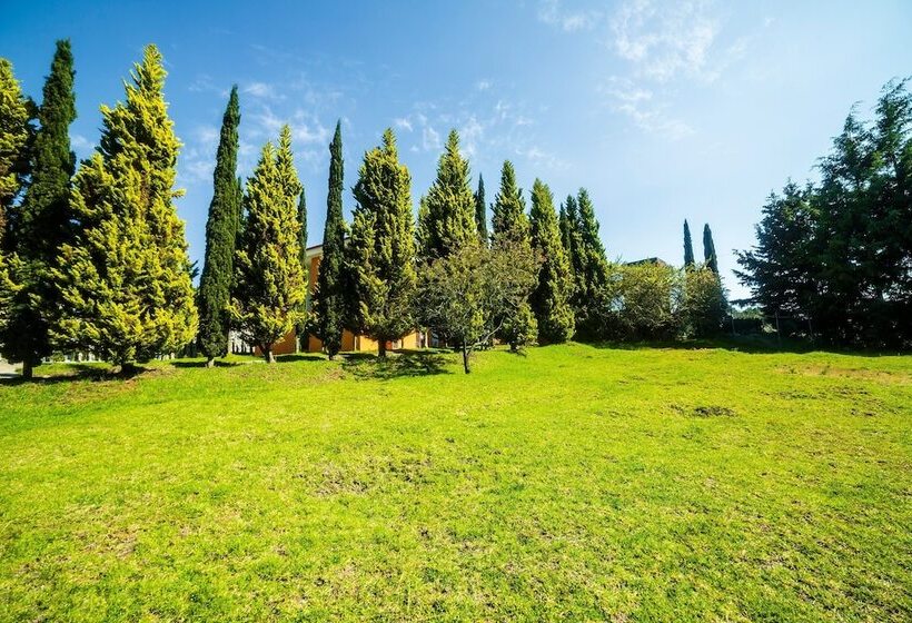 فندق El Roble Resort