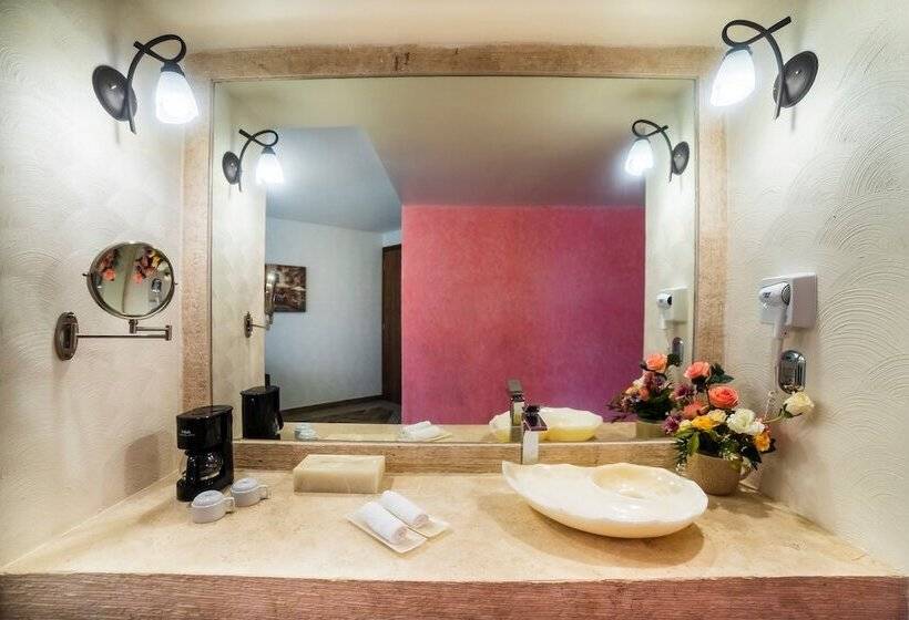 فندق El Roble Resort