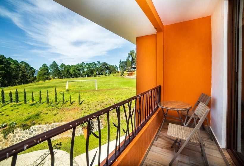 فندق El Roble Resort