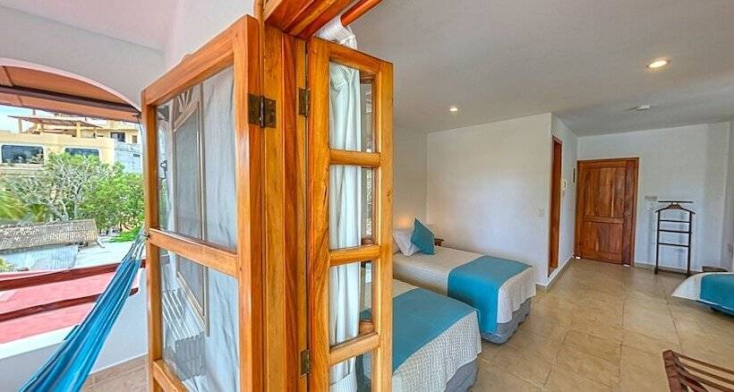 هتل Galapagos Suites