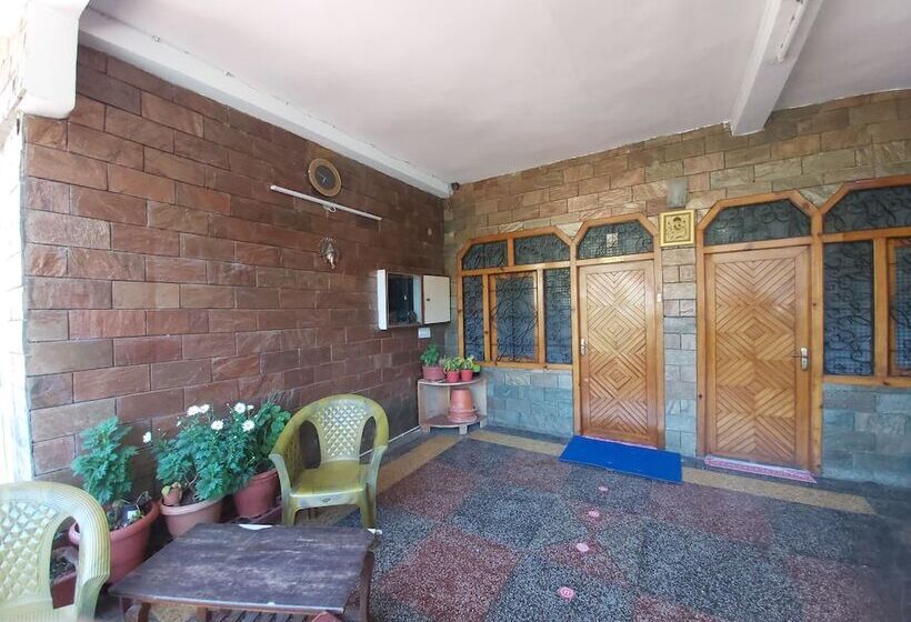 酒店 Goroomgo Lake View Mall Road Nainital