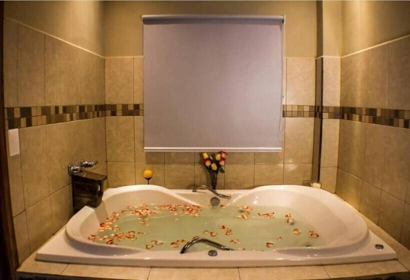 فندق Hostal Doña Consuelo