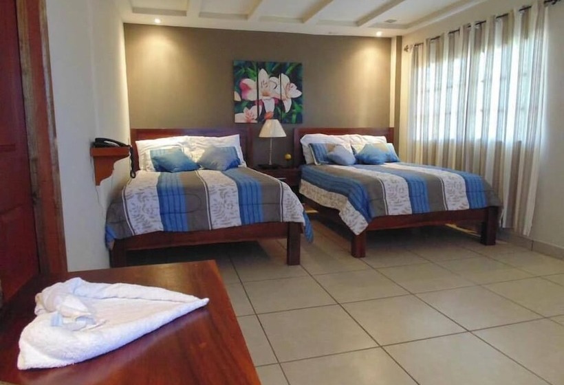 فندق Hostal Doña Consuelo