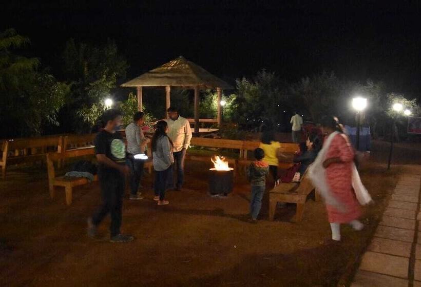 فندق I Camp Resort