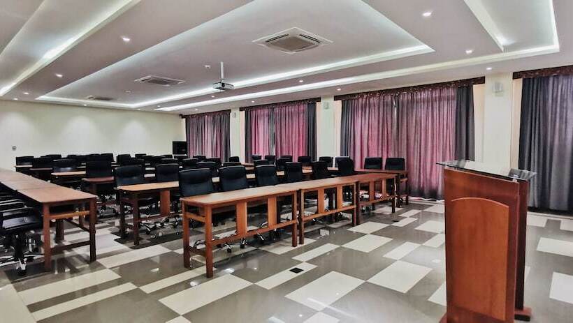 هتل Kampala Nile Resort