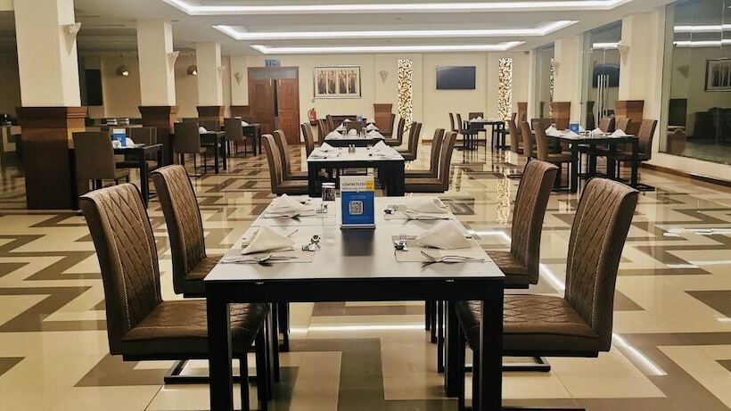 هتل Kampala Nile Resort