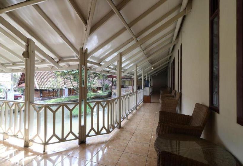 호텔 Kampung Pa Go Resort