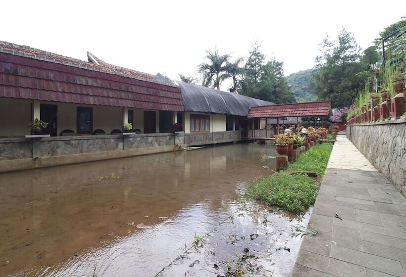 호텔 Kampung Pa Go Resort