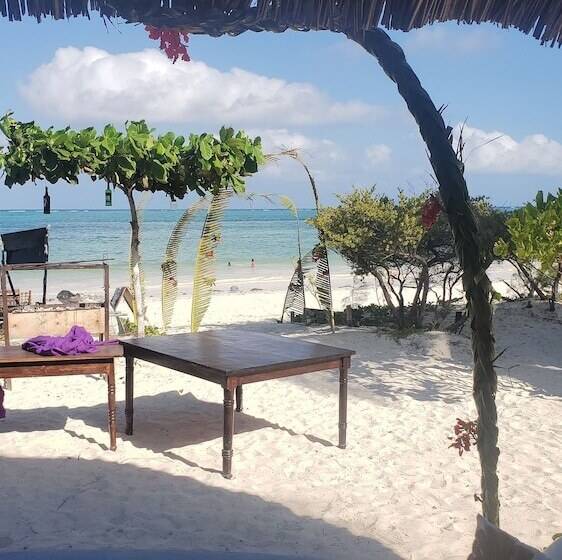 ホテル Kilimani Kwetu Beach