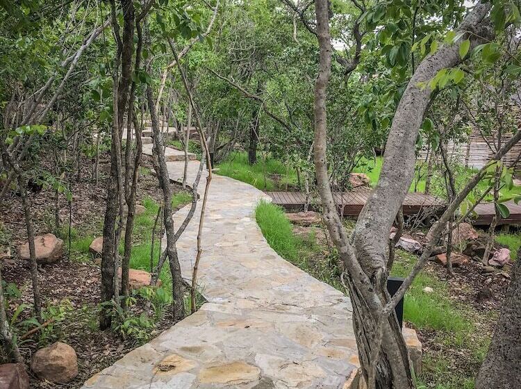 Отель Laluka Safari Lodge