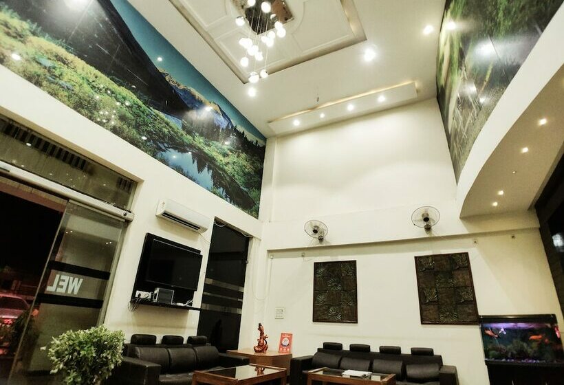 בית מלון כפרי Landmark Residency