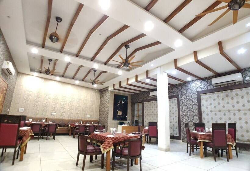 בית מלון כפרי Landmark Residency