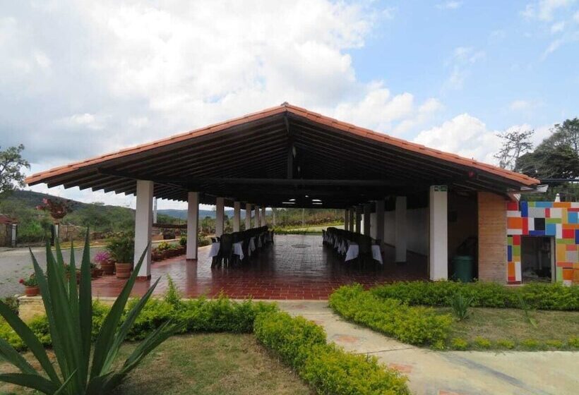 فندق Mirador De Curiti