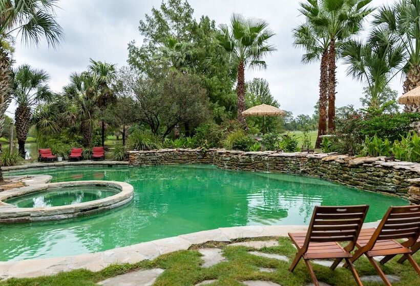 Отель Moon River Ranch