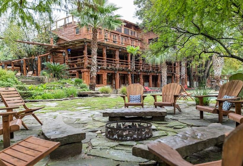 Отель Moon River Ranch