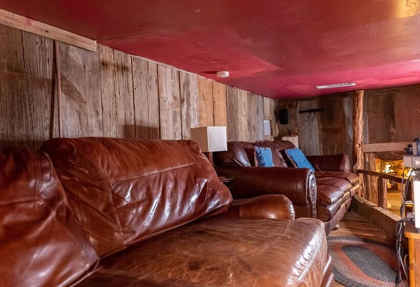 Отель Moon River Ranch