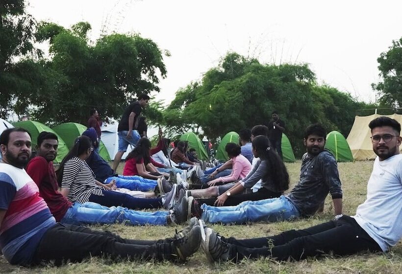 בית מלון כפרי Moustache Kamp Kalakund