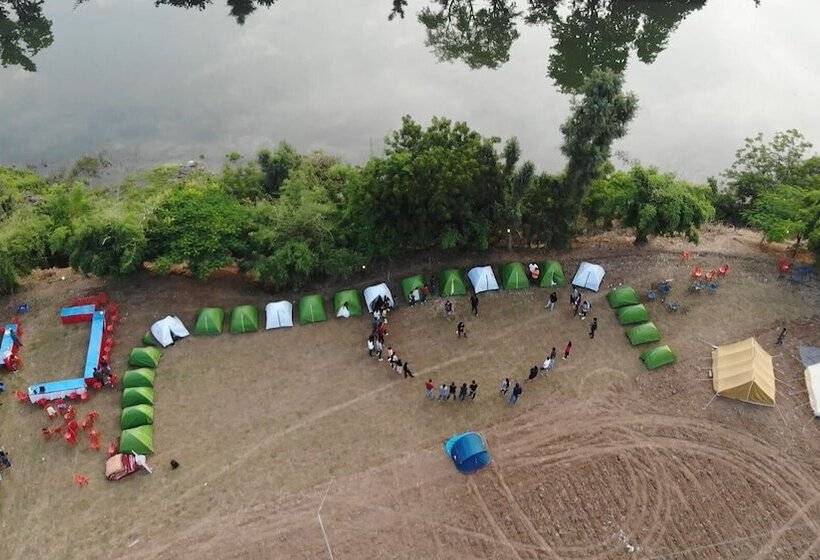 בית מלון כפרי Moustache Kamp Kalakund