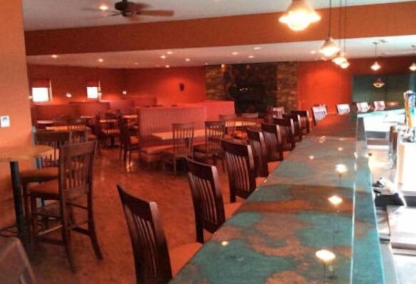 فندق Lena S Northern Pines Resort