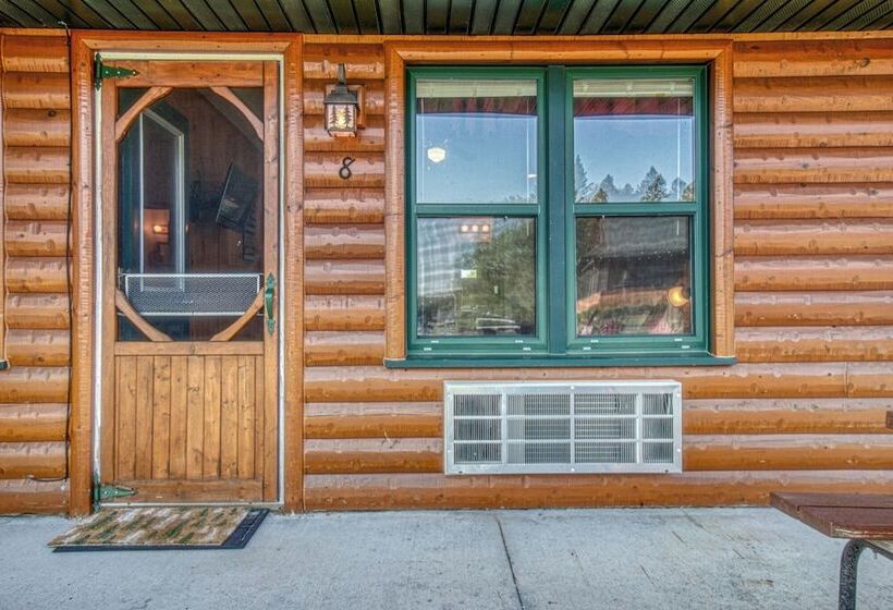 فندق Lena S Northern Pines Resort