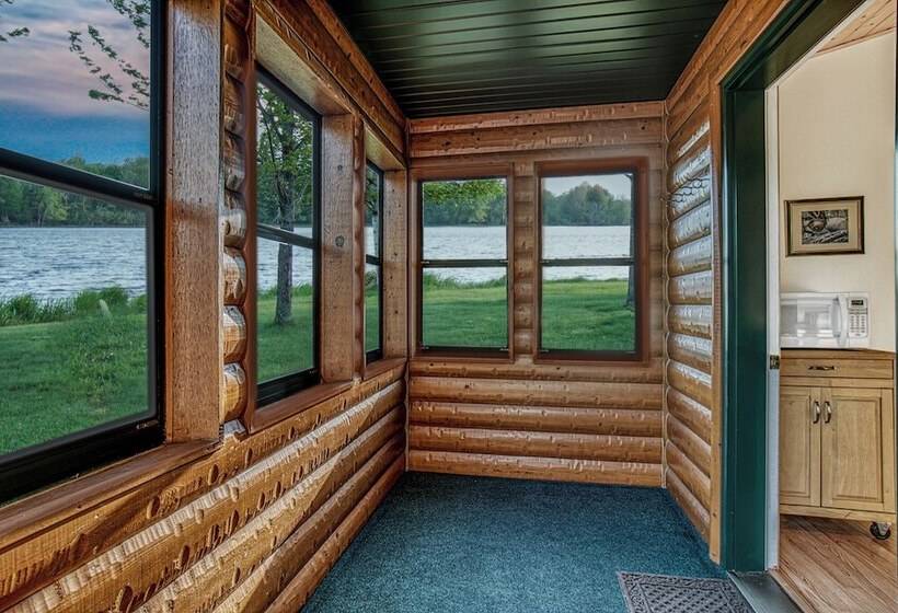 فندق Lena S Northern Pines Resort