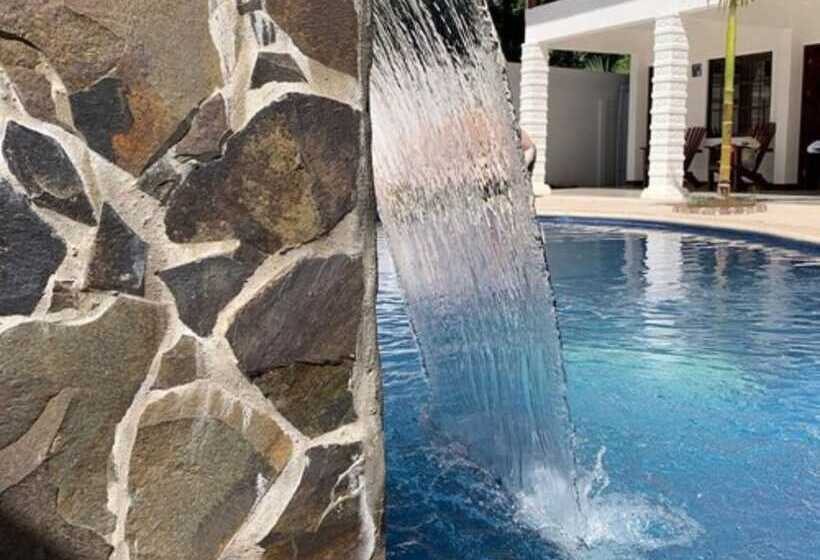 ホテル Ocean View Cahuita