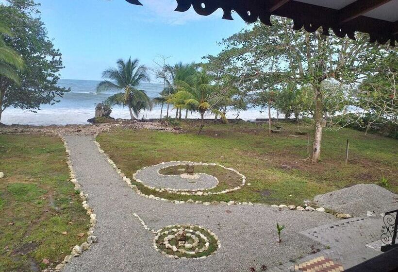 ホテル Ocean View Cahuita