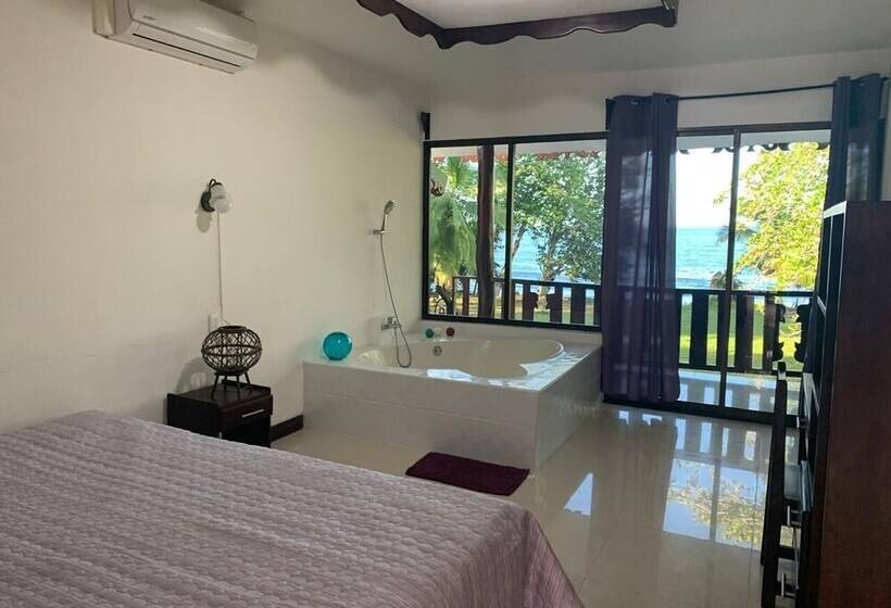 ホテル Ocean View Cahuita