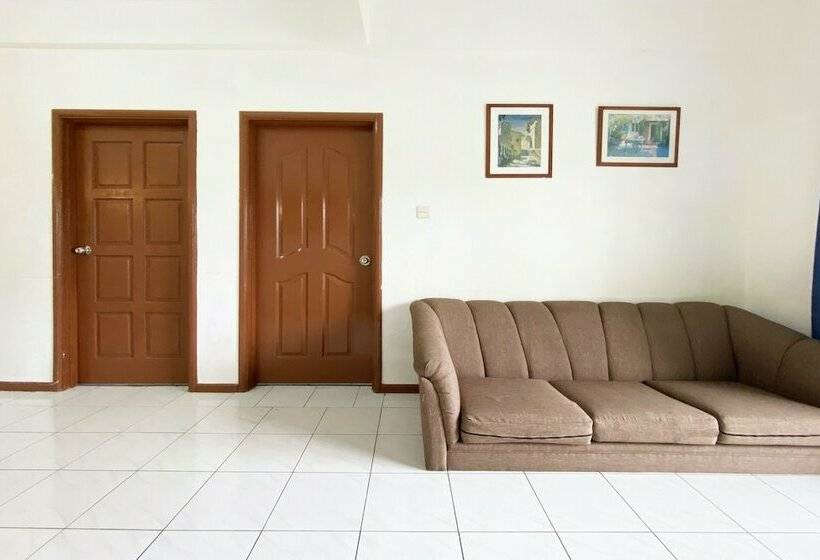 فندق Oyo 90184 Api Api Guesthouse 533