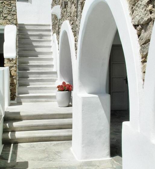 هتل Paolas τown Boutique