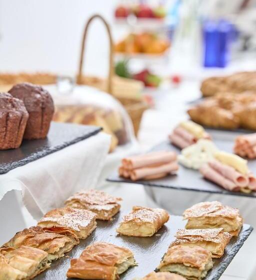 בית מלון כפרי Paolas τown Boutique