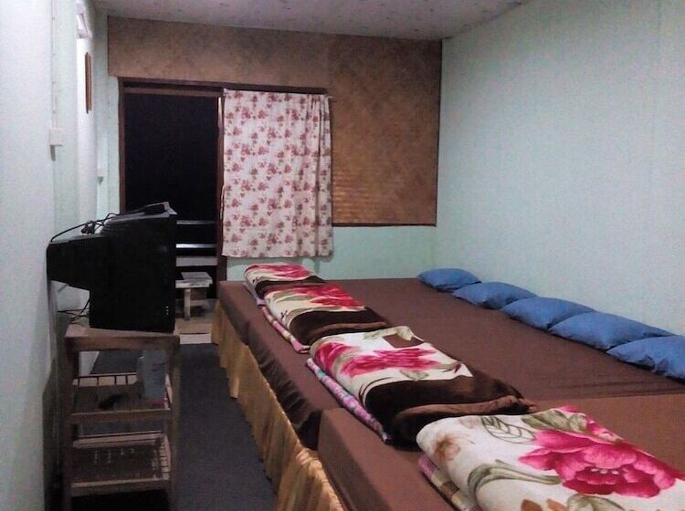 Отель Phucheefah Yodmanee Resort