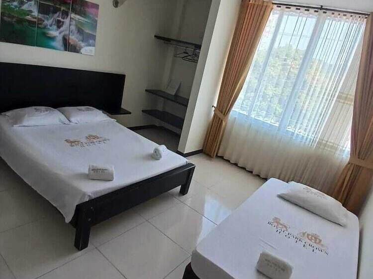 Отель Royalpark