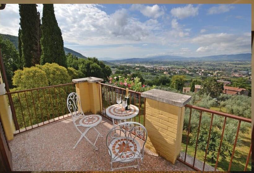 هتل روستایی Villa Val D Olivi