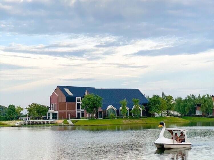 酒店 Saksiam Lakeside Resort