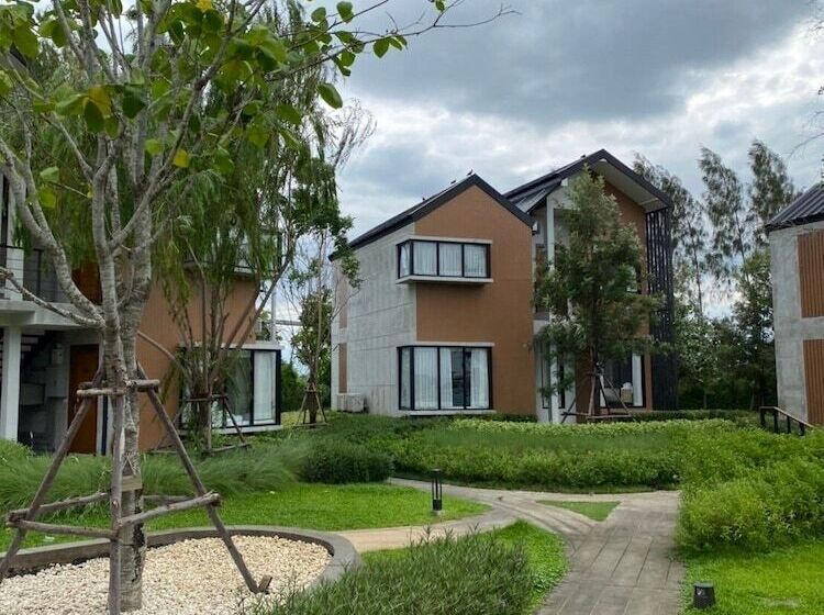 酒店 Saksiam Lakeside Resort