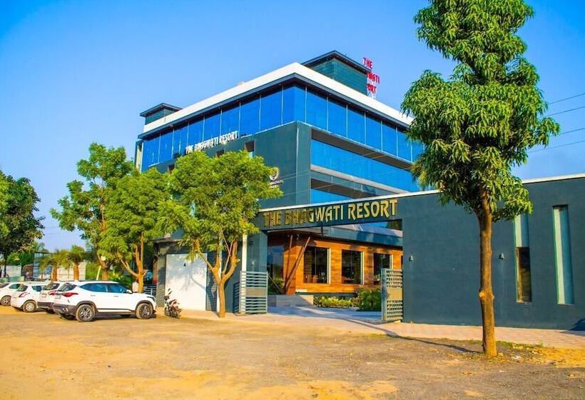 בית מלון כפרי The Bhagwati Resort