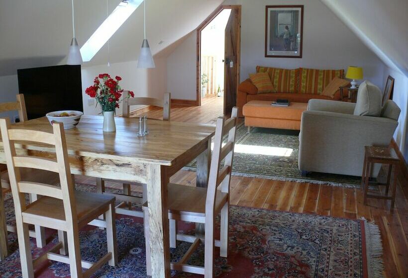 בית מלון כפרי The Motor House