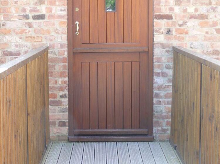 בית מלון כפרי The Motor House