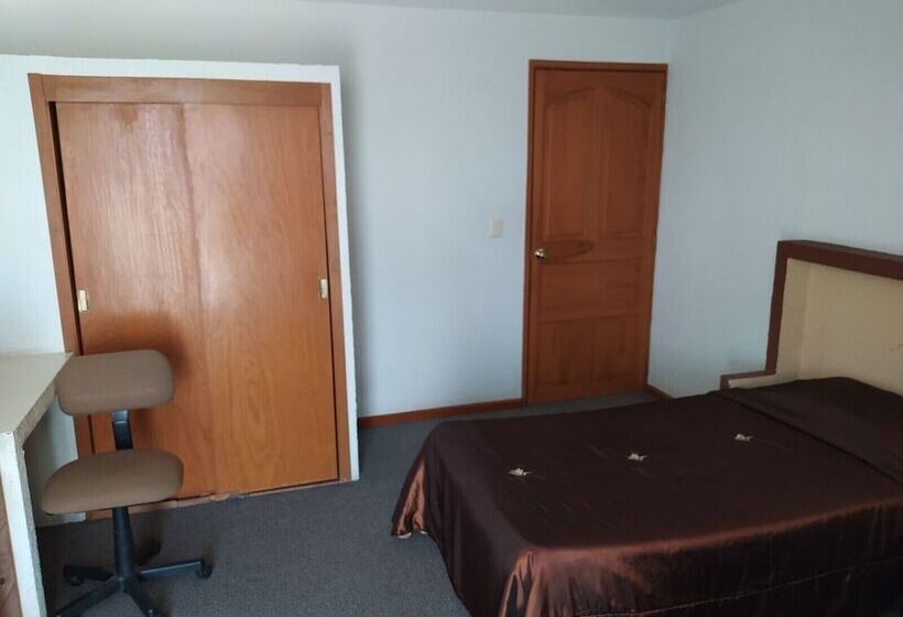 فندق Universitario Uaeh