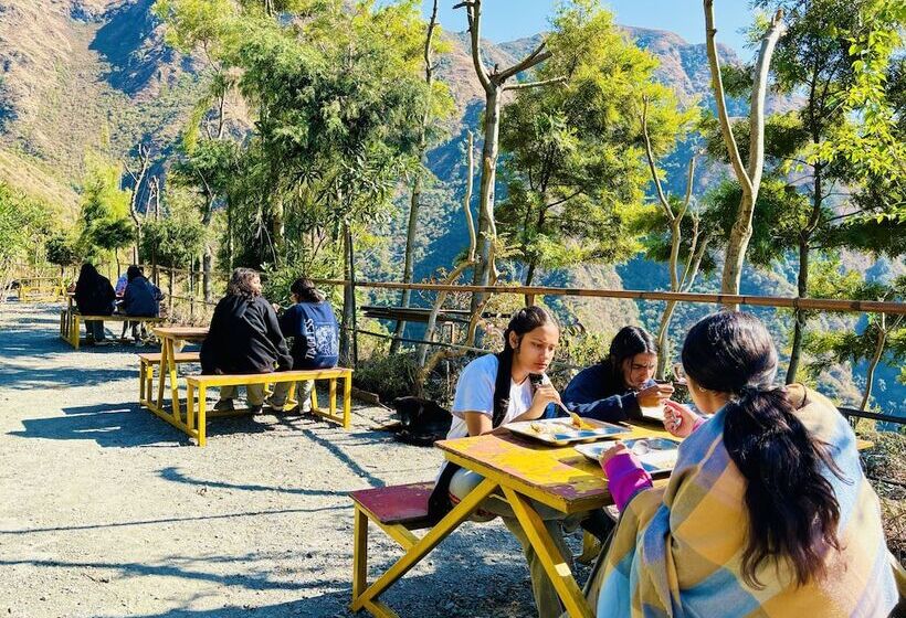 ホテル Vedant Valley Resort, Kund