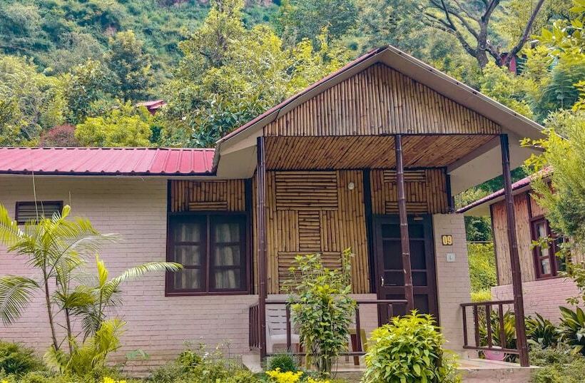 ホテル Vedant Valley Resort, Kund