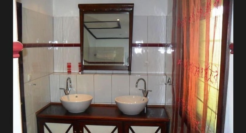 هتل White Horse Residence