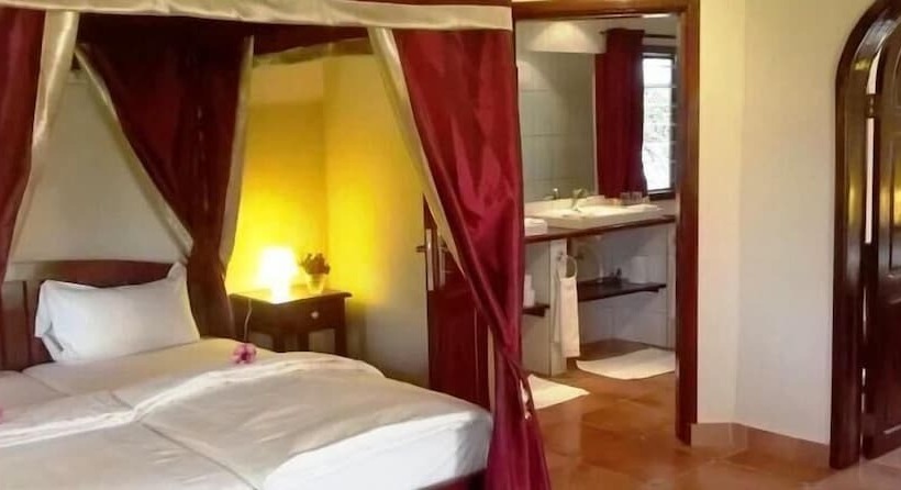 هتل White Horse Residence