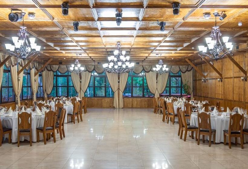 هتل Yuzhny Dvorik