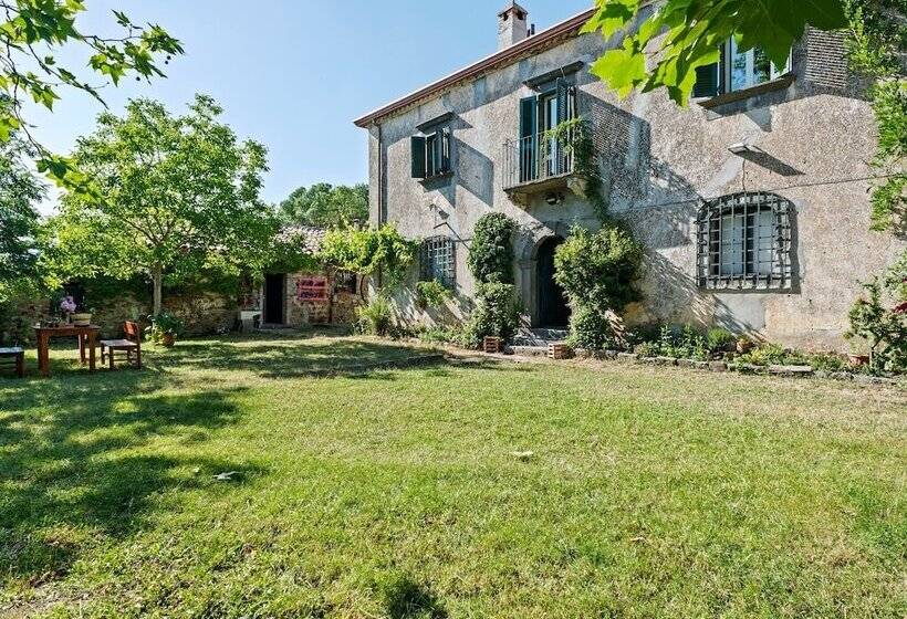 Inviting Cottage In Maniace With Private Garden