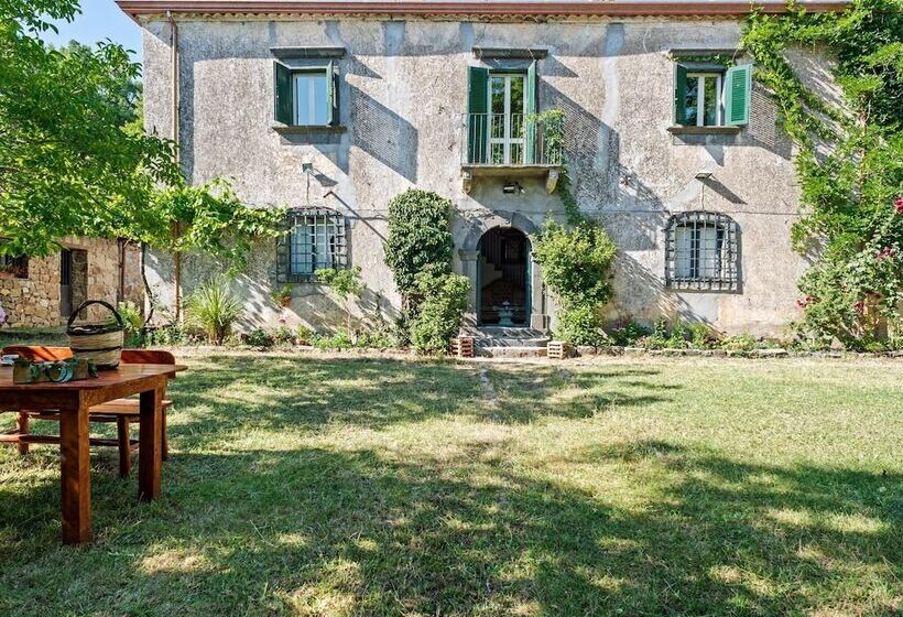 Inviting Cottage In Maniace With Private Garden