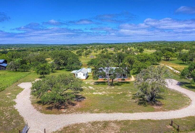 Luxurious Cottage On 3 Acre S In Fred Wine Country