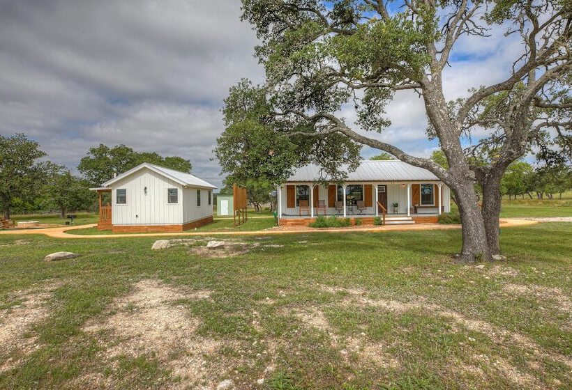 Luxurious Cottage On 3 Acre S In Fred Wine Country